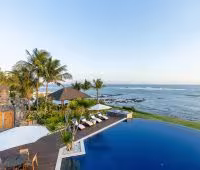 Вилла Tirtha Bayu I, Вилла на берегу моря